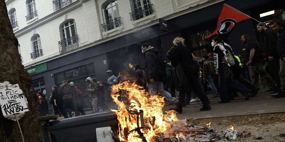 Fransa'da Le Pen korkusu sokakları karıştırdı: Otobüs duraklarının camları kırıldı, çöp bidonları ateşe verildi