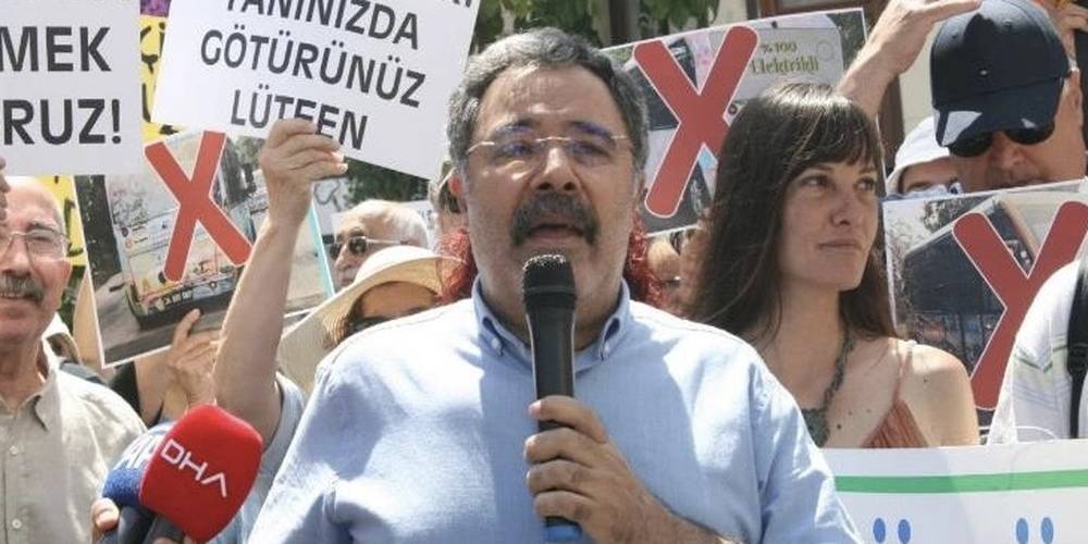 Adalılar'ın "Azmanbüs" protestolarına Ahmet Ümit de destek verdi
